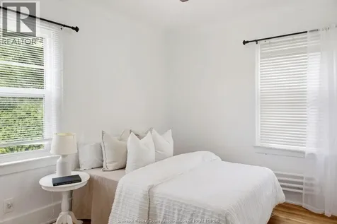 2265 Cabana Windsor ON N9E 3K1