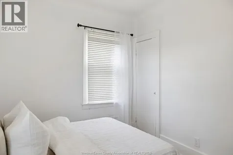 2265 Cabana Windsor ON N9E 3K1