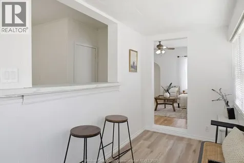 2265 Cabana Windsor ON N9E 3K1