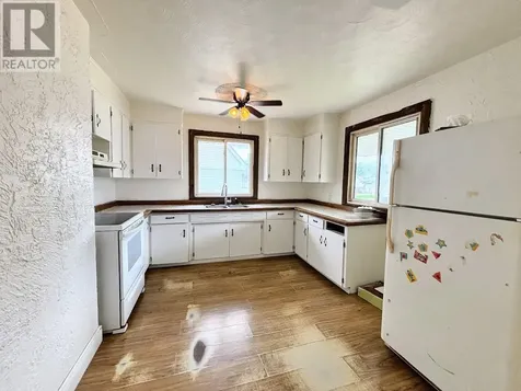 55 Neebig Avenue Manitouwadge ON P0T 2C0
