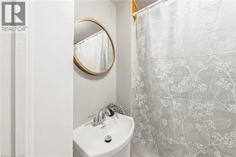 24 Rowanwood Street Hamilton ON L8L 7H3