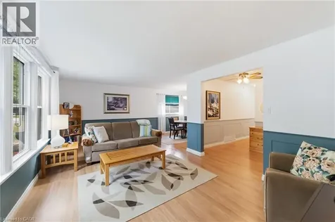 644 Lomond Crescent Burlington ON L7L 2N9