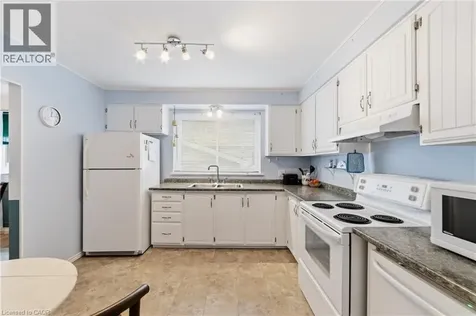 644 Lomond Crescent Burlington ON L7L 2N9