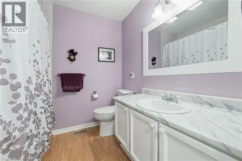 644 Lomond Crescent Burlington ON L7L 2N9