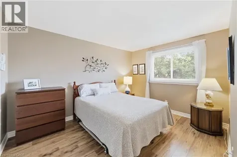 644 Lomond Crescent Burlington ON L7L 2N9