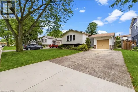 644 Lomond Crescent Burlington ON L7L 2N9