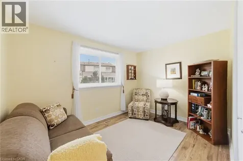 644 Lomond Crescent Burlington ON L7L 2N9