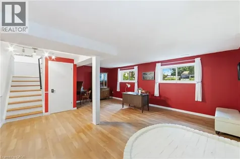 644 Lomond Crescent Burlington ON L7L 2N9