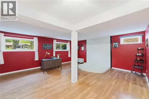 644 Lomond Crescent Burlington ON L7L 2N9