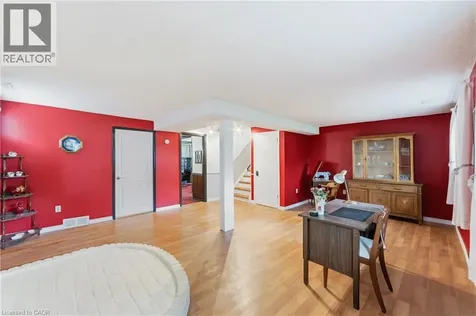 644 Lomond Crescent Burlington ON L7L 2N9