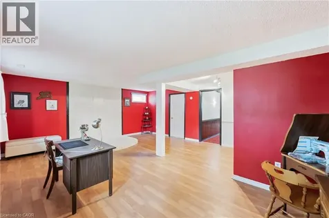 644 Lomond Crescent Burlington ON L7L 2N9