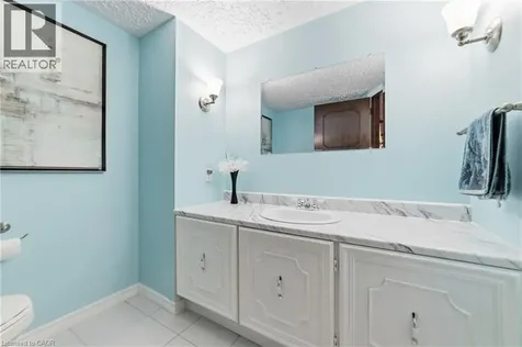 644 Lomond Crescent Burlington ON L7L 2N9