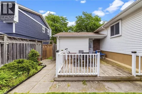644 Lomond Crescent Burlington ON L7L 2N9