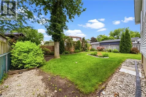 644 Lomond Crescent Burlington ON L7L 2N9