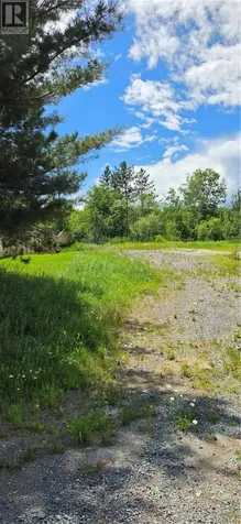 1249 Hillside Avenue Val Caron ON P3N 1M4