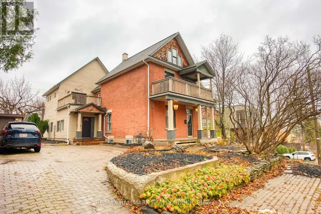 1-272 Royal Avenue Ottawa ON K2A 1T5
