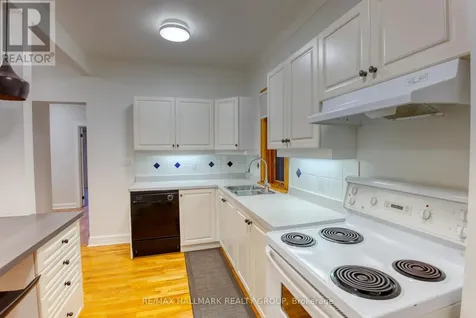 1-272 Royal Avenue Ottawa ON K2A 1T5
