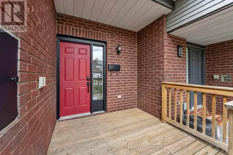 26 Armadale Crescent Ottawa ON K2J 4A4
