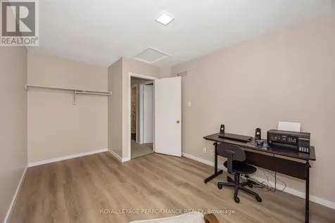 26 Armadale Crescent Ottawa ON K2J 4A4