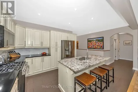 452 Landswood Way Ottawa ON K2S 0A4