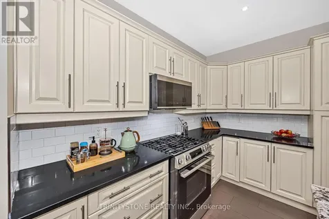 452 Landswood Way Ottawa ON K2S 0A4