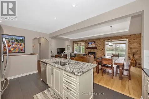 452 Landswood Way Ottawa ON K2S 0A4