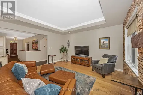 452 Landswood Way Ottawa ON K2S 0A4