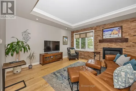 452 Landswood Way Ottawa ON K2S 0A4