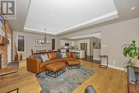 452 Landswood Way Ottawa ON K2S 0A4