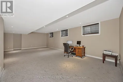 452 Landswood Way Ottawa ON K2S 0A4