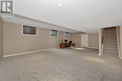 452 Landswood Way Ottawa ON K2S 0A4