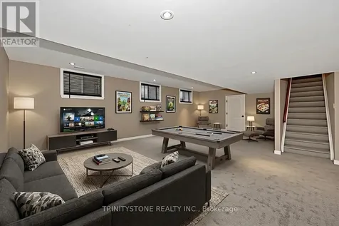 452 Landswood Way Ottawa ON K2S 0A4