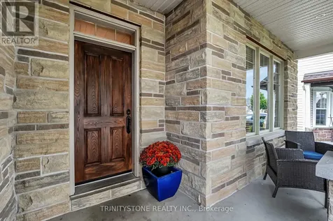 452 Landswood Way Ottawa ON K2S 0A4