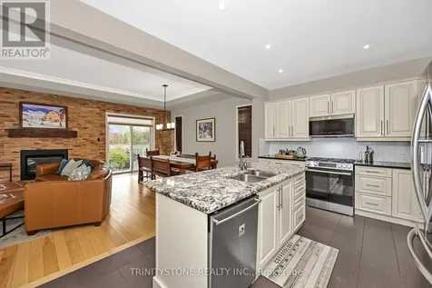452 Landswood Way Ottawa ON K2S 0A4
