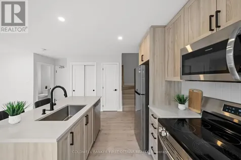 1411 Creekway Private Ottawa ON K2T 0T1
