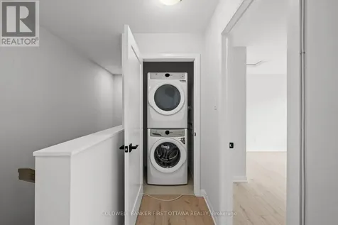 1411 Creekway Private Ottawa ON K2T 0T1