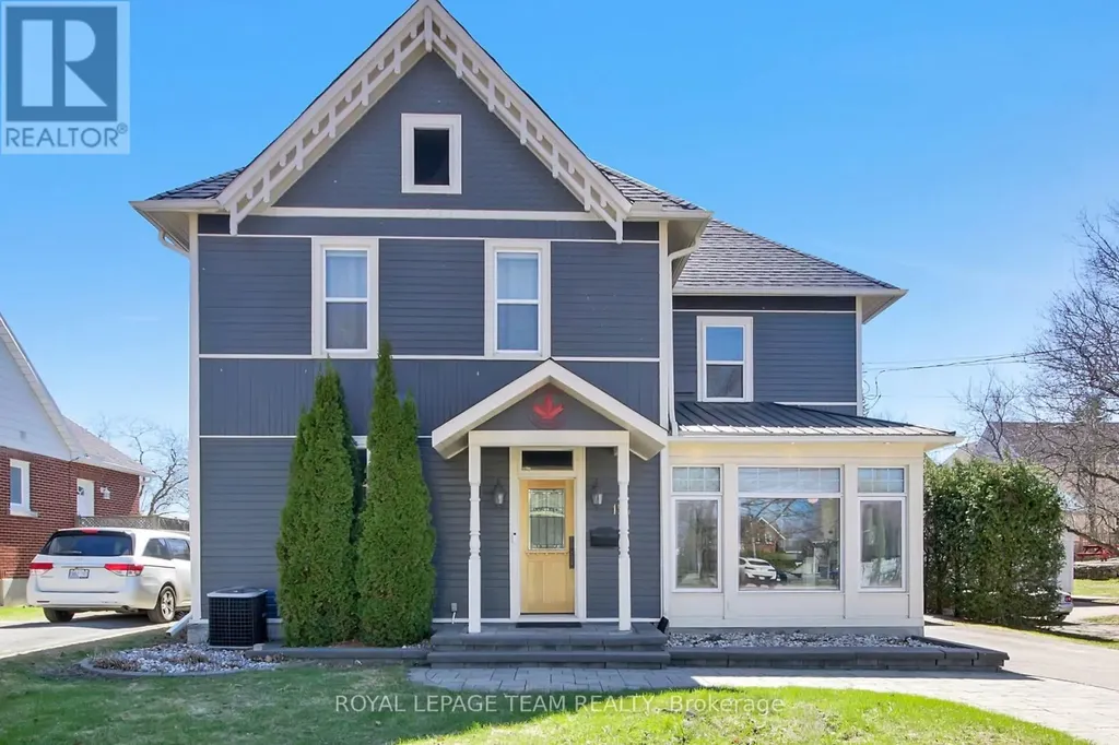 154 Lake Avenue East Carleton Place ON K7C 1J8