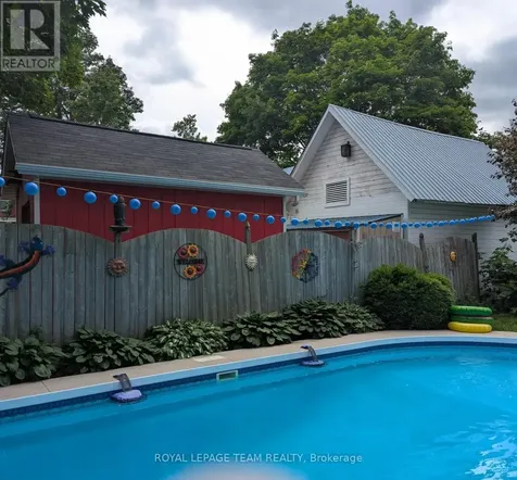 154 Lake Avenue East Carleton Place ON K7C 1J8
