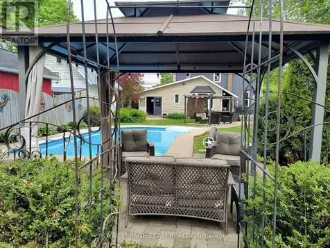 154 Lake Avenue East Carleton Place ON K7C 1J8