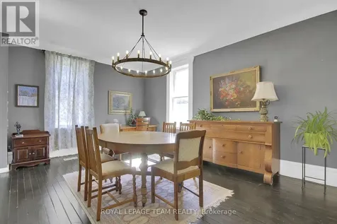 154 Lake Avenue East Carleton Place ON K7C 1J8