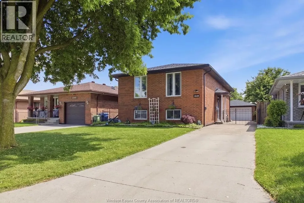 1646 Langlois Avenue Windsor ON N8X 4M5