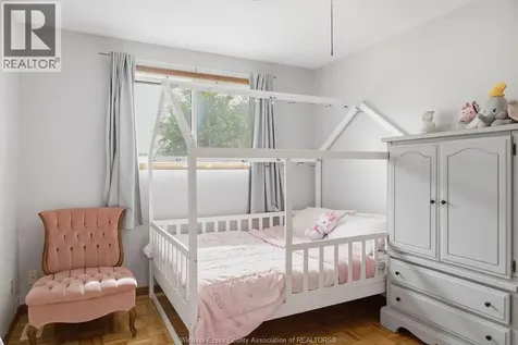1646 Langlois Avenue Windsor ON N8X 4M5