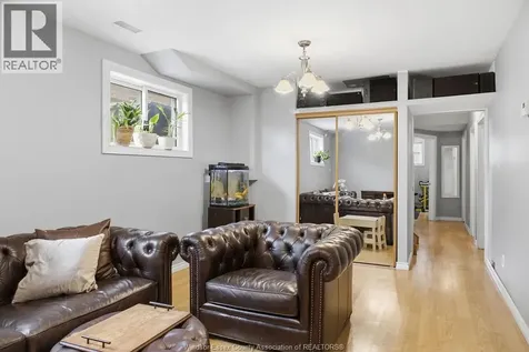 1646 Langlois Avenue Windsor ON N8X 4M5