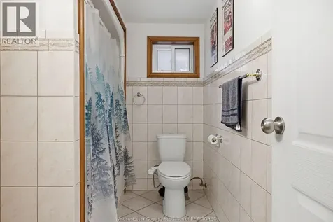 1646 Langlois Avenue Windsor ON N8X 4M5