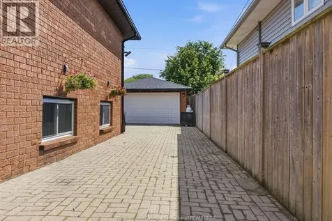 1646 Langlois Avenue Windsor ON N8X 4M5