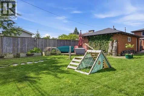 1646 Langlois Avenue Windsor ON N8X 4M5