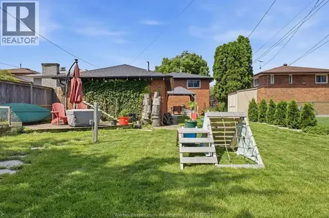 1646 Langlois Avenue Windsor ON N8X 4M5