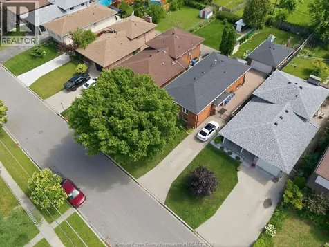 1646 Langlois Avenue Windsor ON N8X 4M5