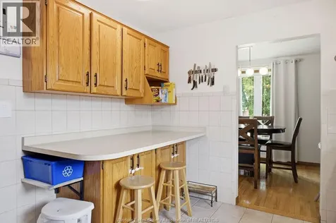 1646 Langlois Avenue Windsor ON N8X 4M5