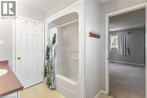 21 Axford Parkway St. Thomas ON N5R 6E6